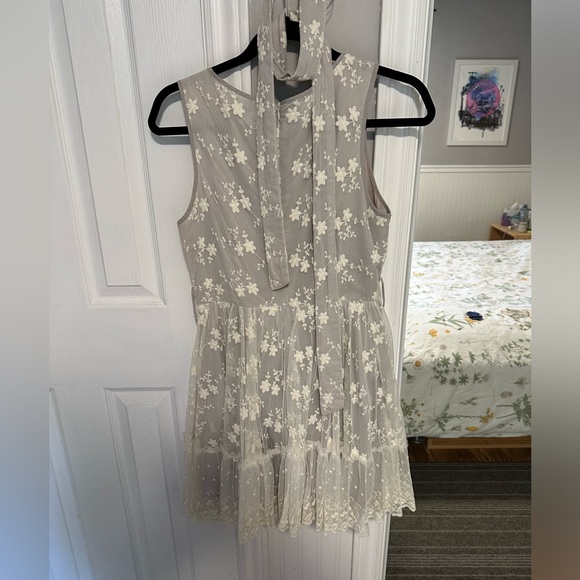 Women’s dress in excellent condition. - Picture 2 of 4